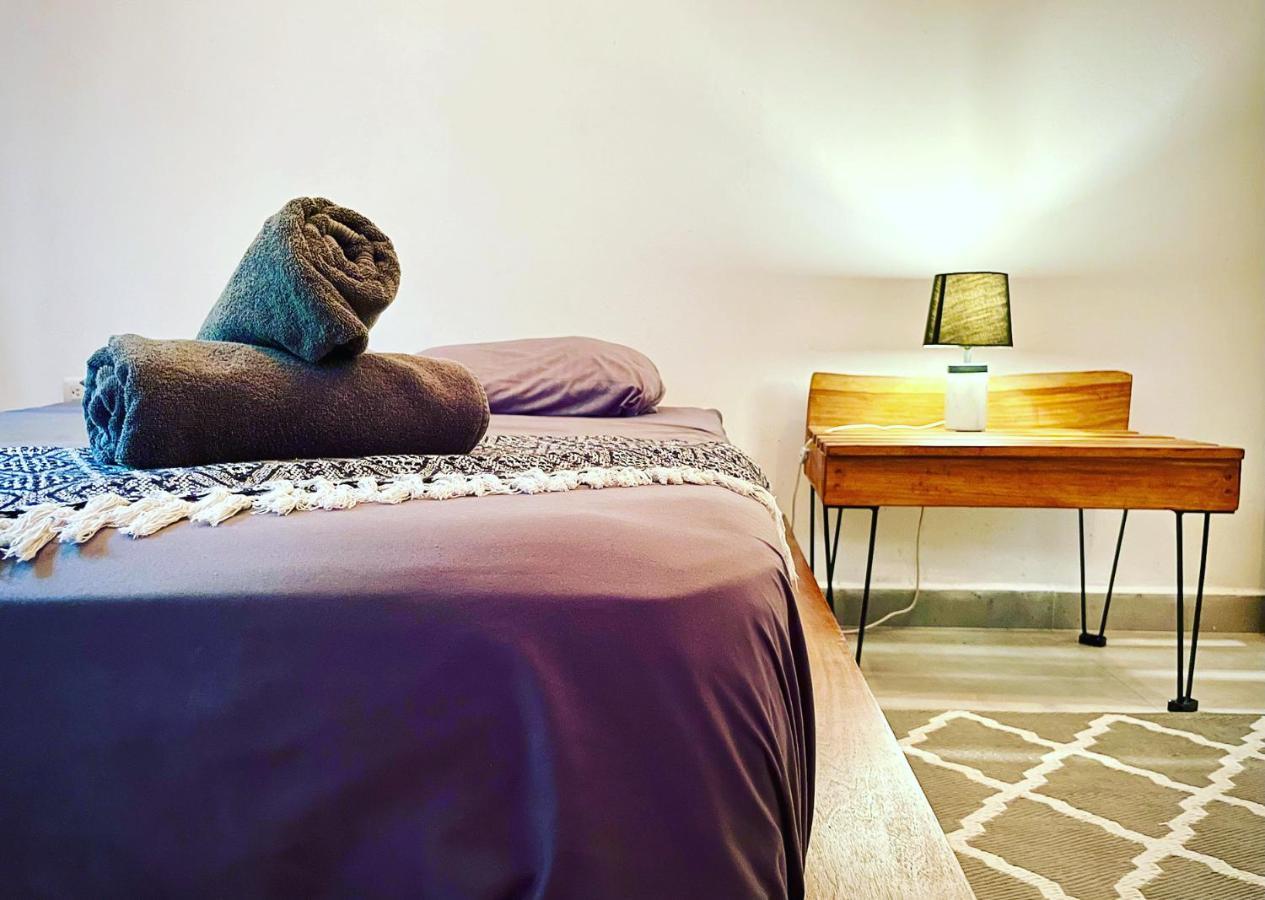 Brand New Huge With Air Conditioner And A Private Pool And Kitchen